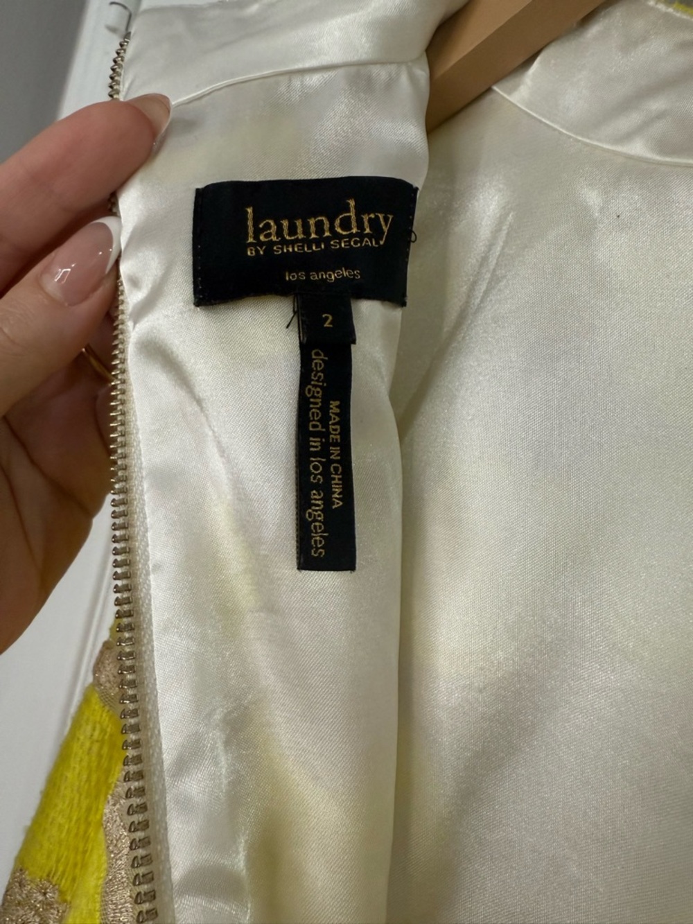 Laundry By Shelli Segal Yellow and Cream Floral Shift Dress - Picture 5 of 5